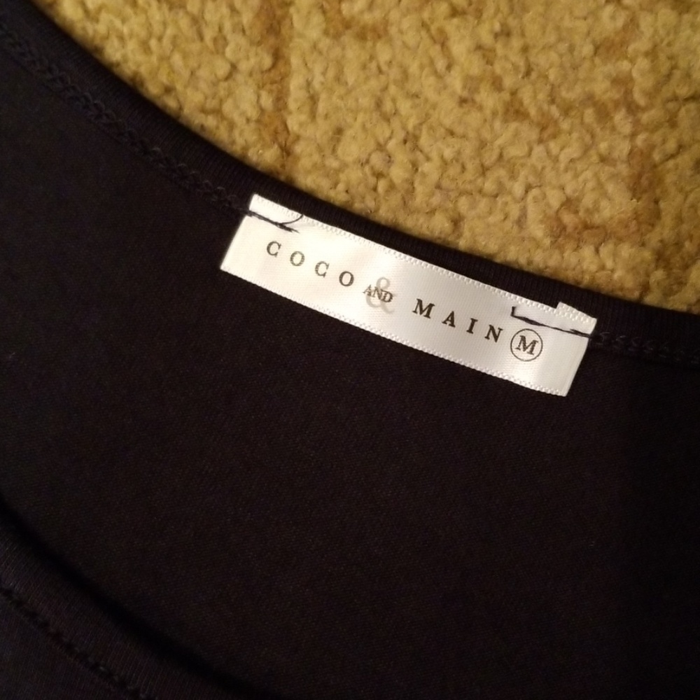 Coco & Main Tunic - Picture 5 of 5